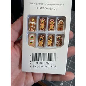 4 Packs Gingerbread Press-On Nails – Holiday Christmas Nail Set